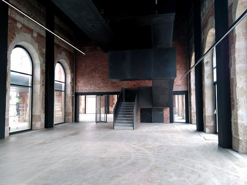 Arquitectura_ Antigua Estación Burgos_ núcleo escalera