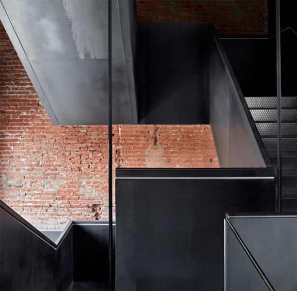 Arquitectura_ Antigua Estación Burgos_ escalera