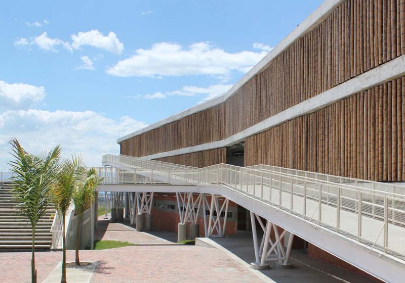 Institución Educativa La Samaria de Campuzano Arquitectos. Fachada 